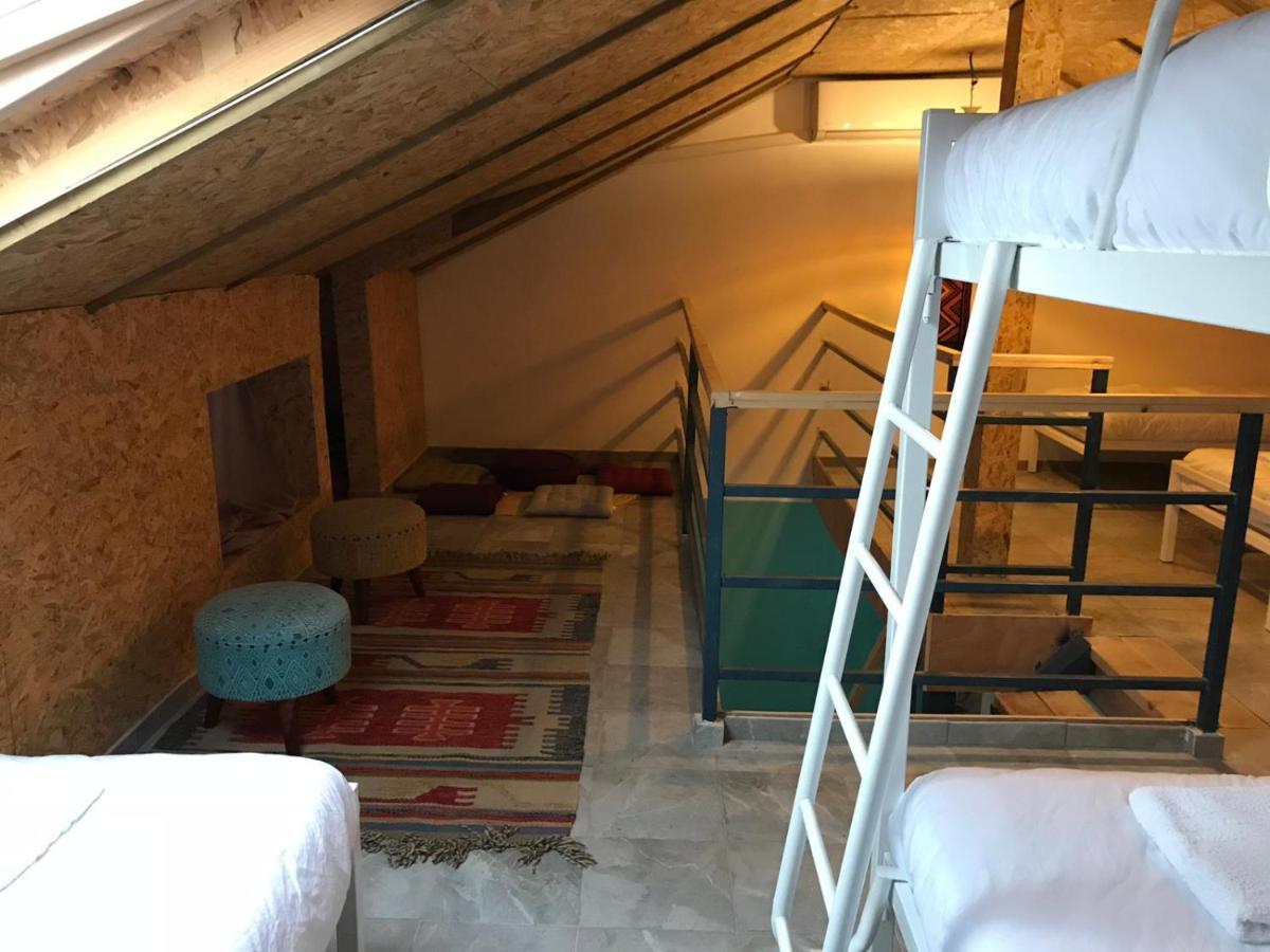The White Hill Guesthouse 예로함 외부 사진
